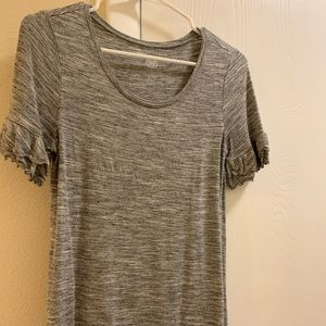 Gray tee shirt